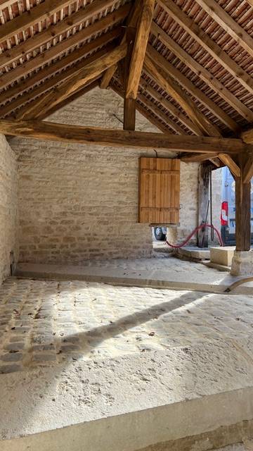 Fabrication de volet traditionnels en chêne sur mesure à Bissey la Pierre